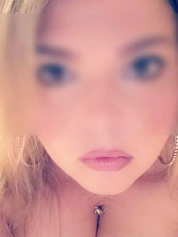 Julianne, 37 ans, rencontre sexy à Ajaccio