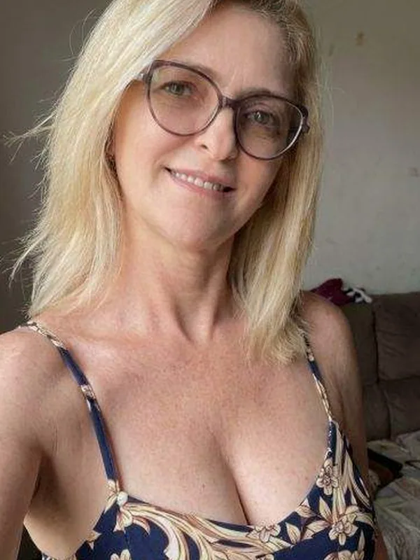 Aïcha, 39 ans, rencontre sexy à Béziers
