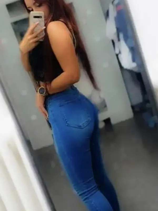 Charlène, 31 ans, rencontre sexy à Clermont-Ferrand