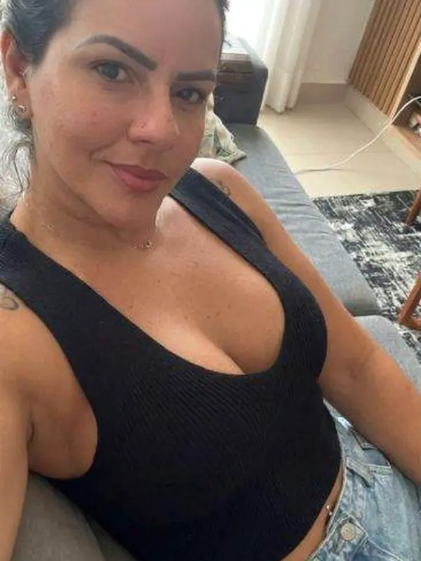 Carla, 27 ans, rencontre sexy à Nîmes