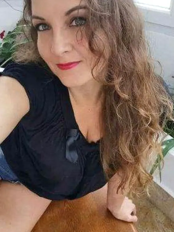 Solange, 50 ans, rencontre sexy à Nîmes