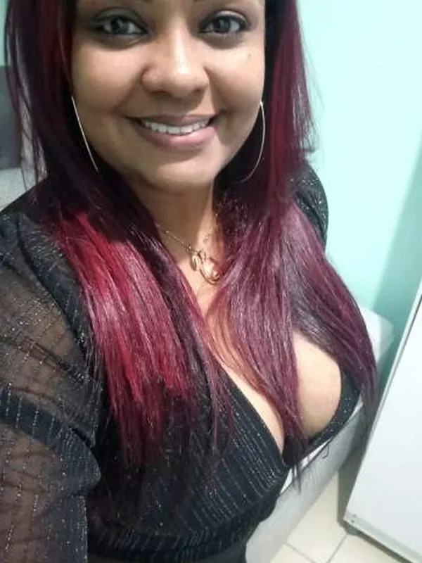 Coralie, 41 ans, rencontre sexy à Saint-Etienne